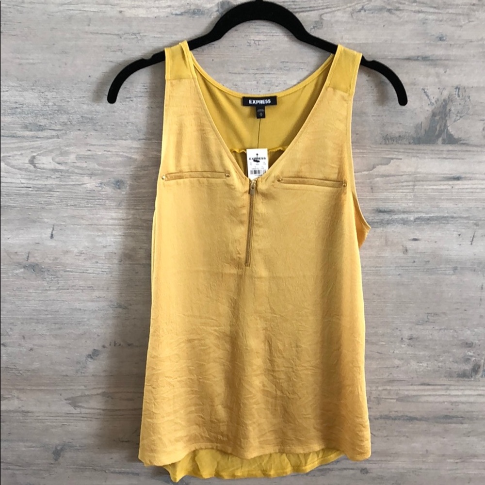 Express zippered tank NWT